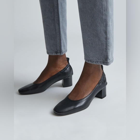 NWOB Everlane The Italian Nappa Leather Day Heel in Black, Size 7 - Picture 1 of 16